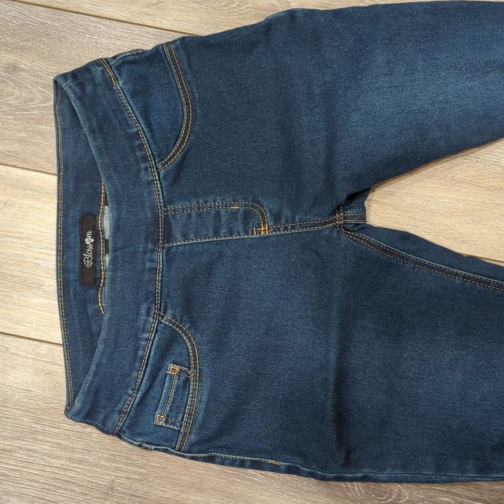 Jeans Bundle - Picture 2 of 8